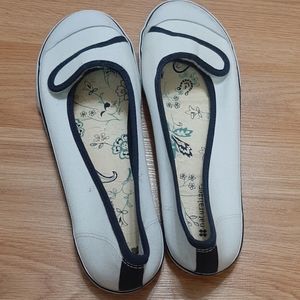 Women naturalizer flat sneakers shoes